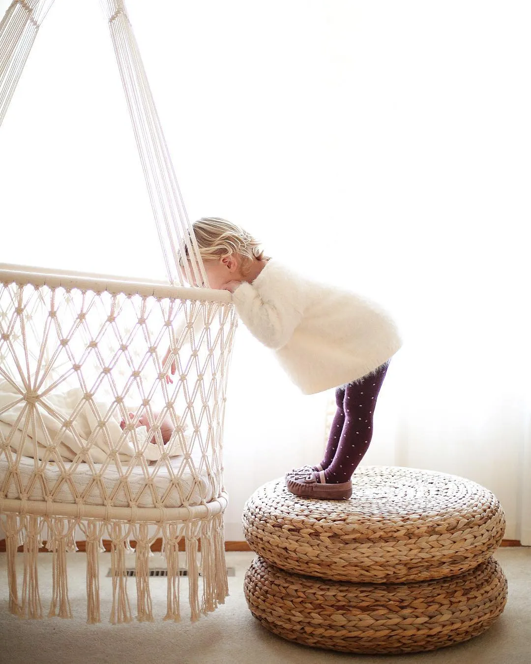 Bassinet in Macrame (Hanging Moises) - Wicker base - Handmade in Nicaragua