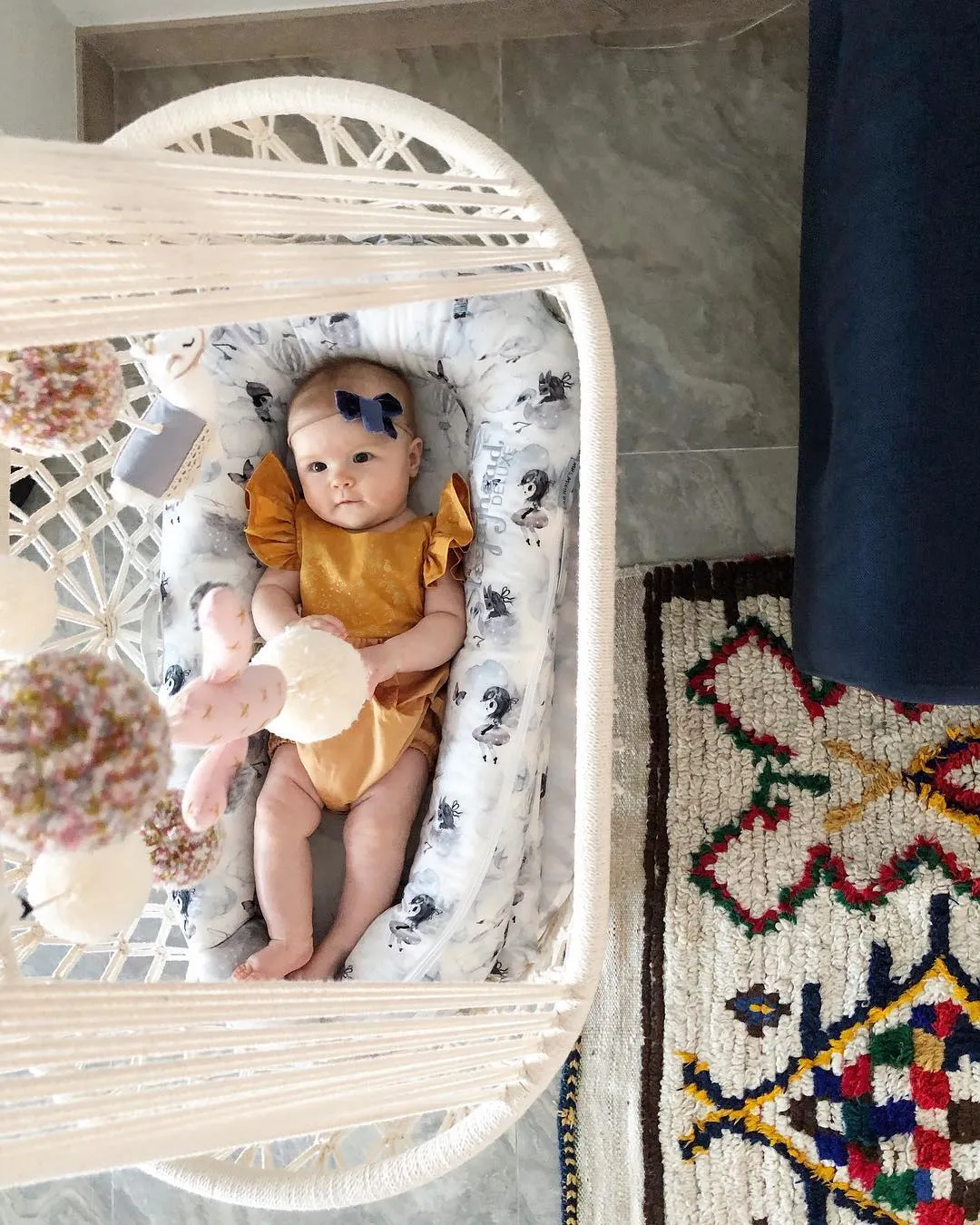 Bassinet in Macrame (Hanging Moises) - Wicker base - Handmade in Nicaragua