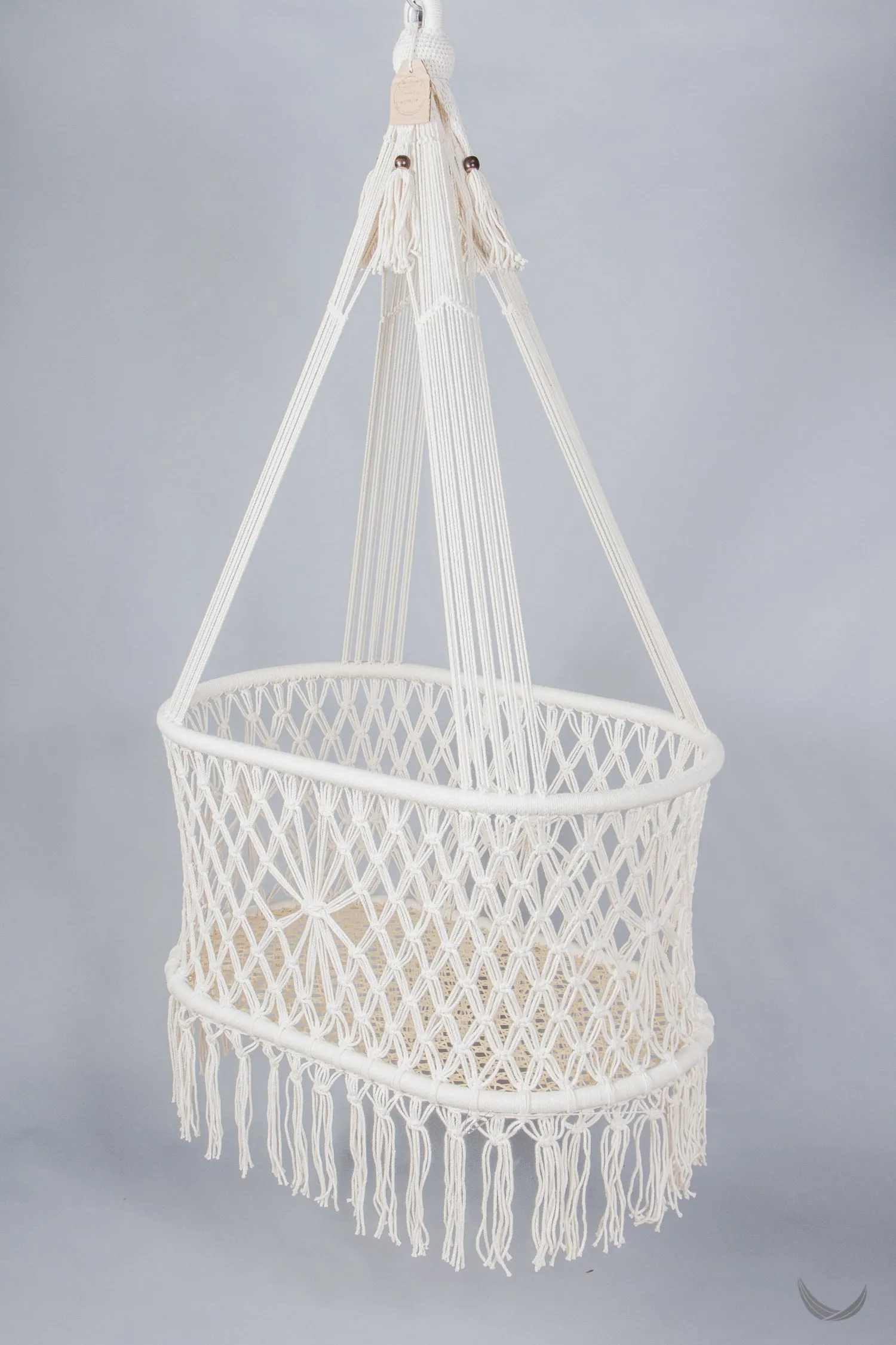 Bassinet in Macrame (Hanging Moises) - Wicker base - Handmade in Nicaragua