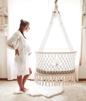 Bassinet in Macrame (Hanging Moises) - Wicker base - Handmade in Nicaragua