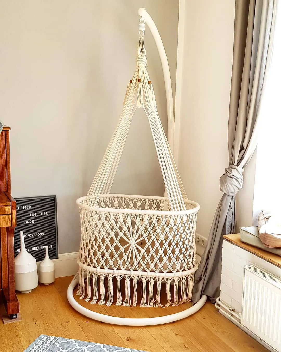 Bassinet in Macrame (Hanging Moises) - Wicker base - Handmade in Nicaragua