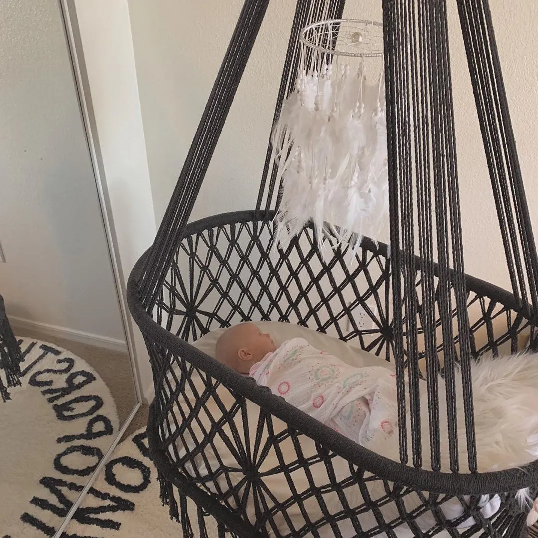 Bassinet in Macrame (Hanging Moises) - Wicker base - Handmade in Nicaragua