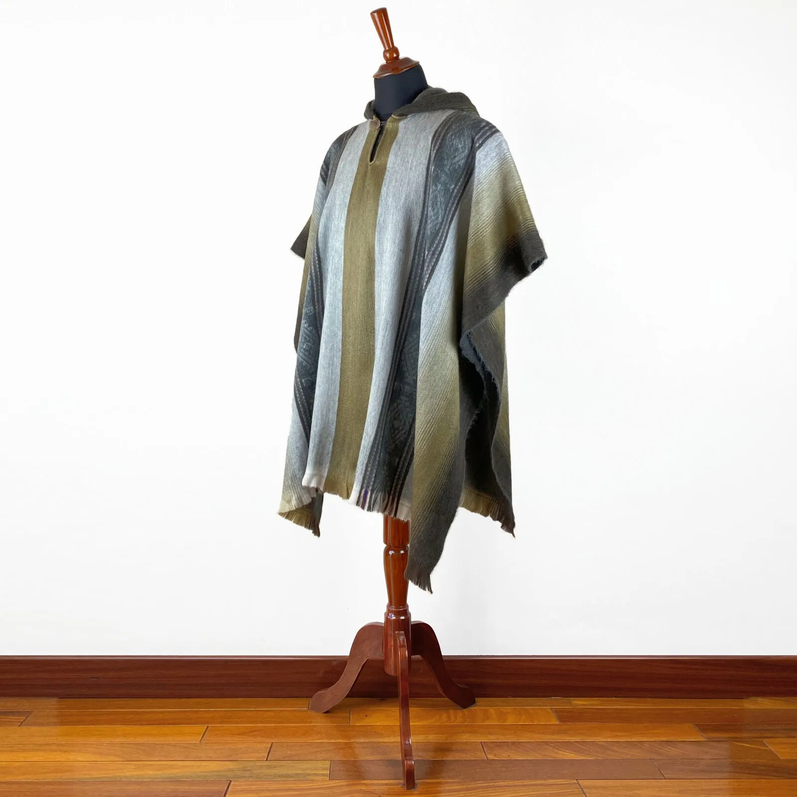 Curaray - Lightweight Baby Alpaca Hooded Poncho - Gray/Tobacco - Unisex