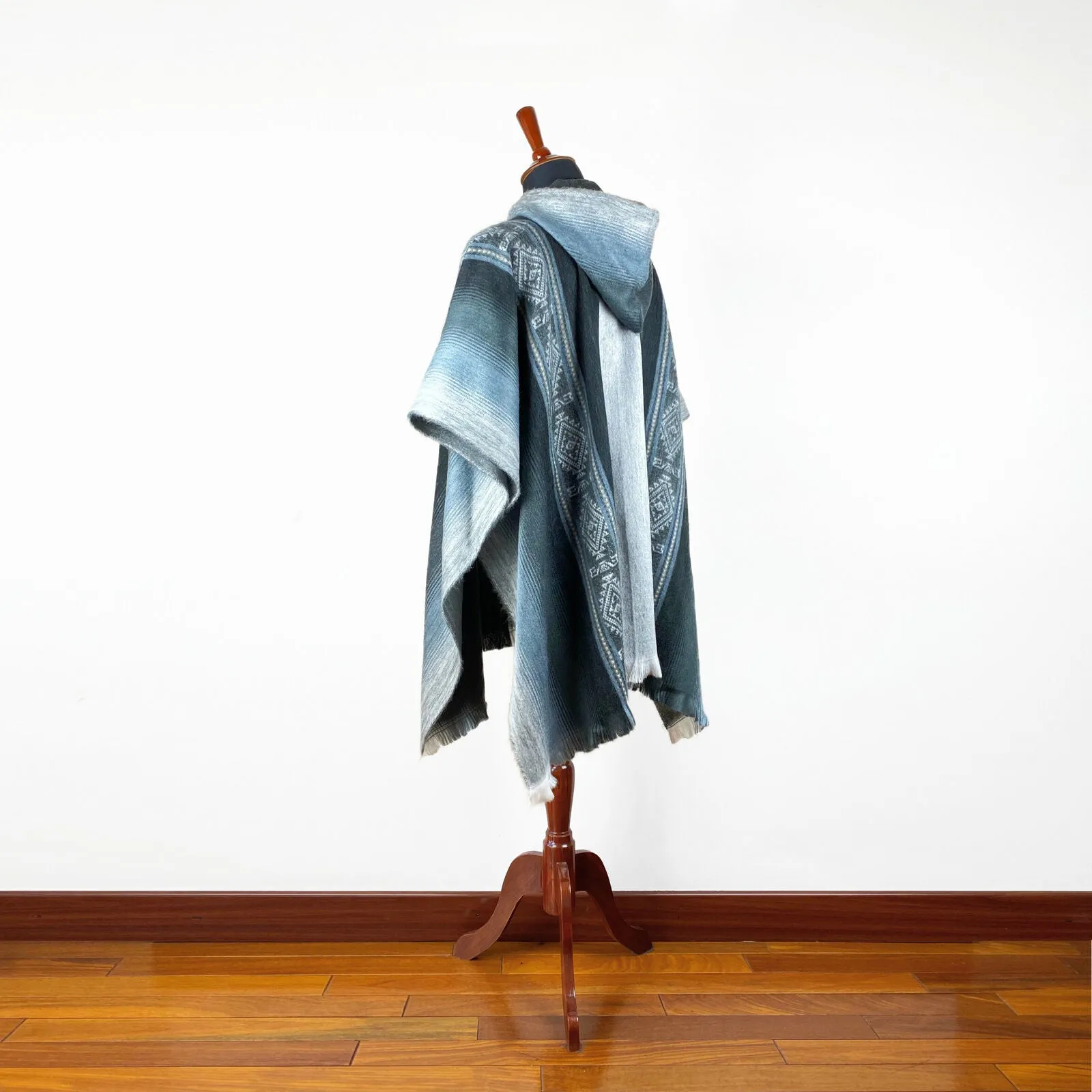 Simiatug - Lightweight Baby Alpaca Hooded Poncho - Cloudy Blue - Unisex