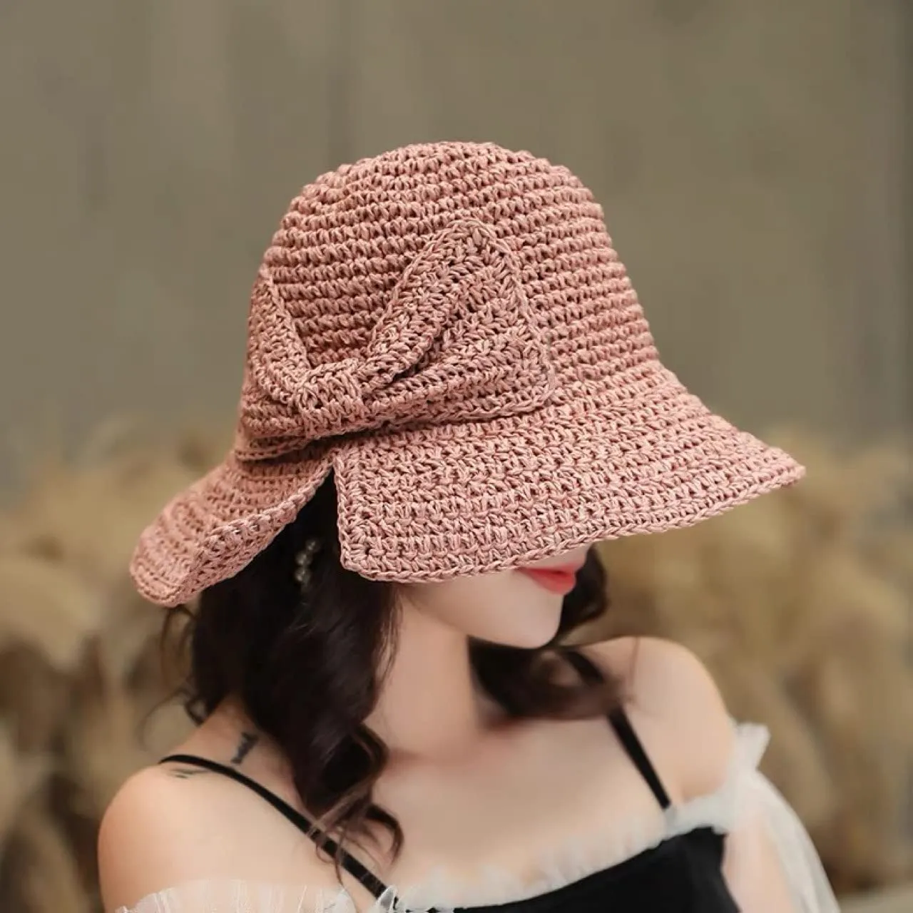 Women Wide Brim Straw Hat Hollow Foldable Summer Bucket Hat Bow Lady’s Foldable Beach Sun Hat for Travel